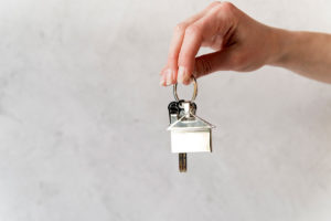 Quelques obligations d’un propriétaire-bailleur et d’un locataire