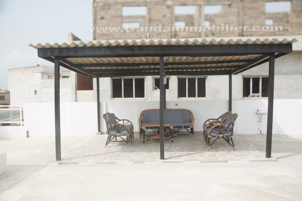 Villa avec roof top à louer à Akpakpa cité vie nouvelle