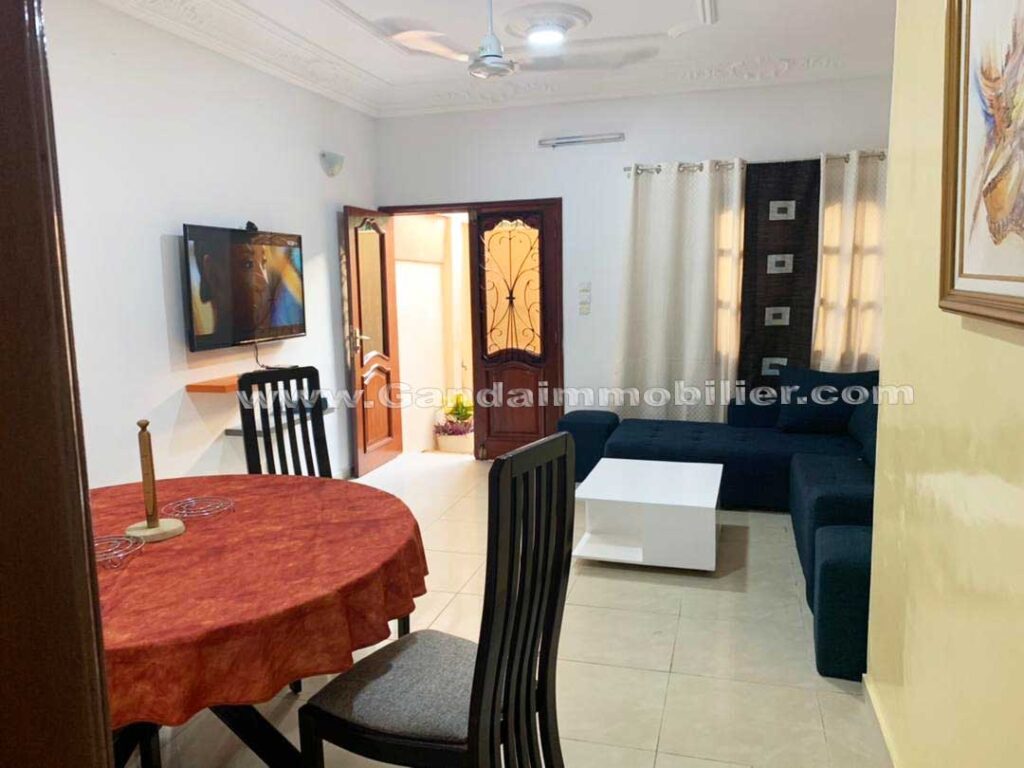 Ganda immobilier met en location un bel appartement meublé sise à fidjrossà dans la von ISMA