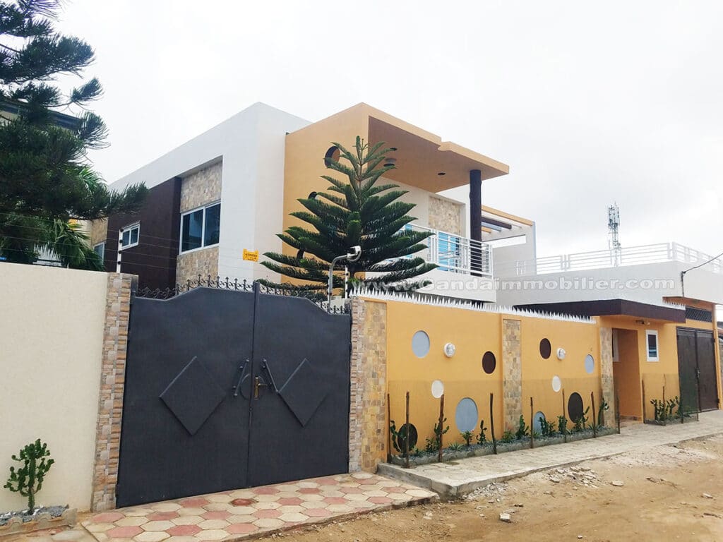 Belle villa à vendre à agla cotonou