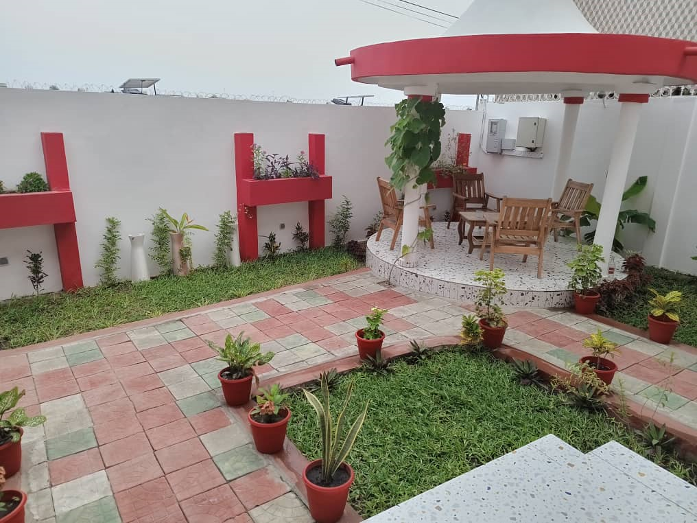 villa avec jardin à vendre dans la zone de l'aéroport de cotonou