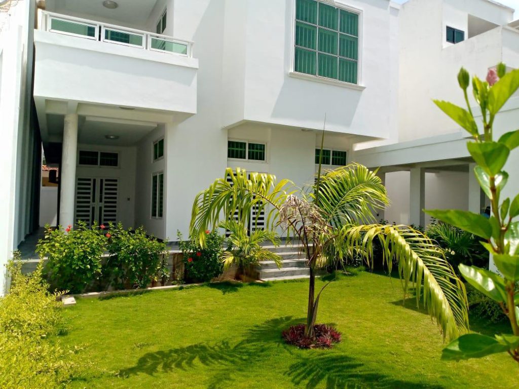 villa avec jardin o louer à erevan cotonou