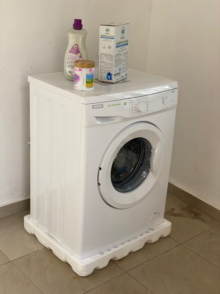 appartement à louer akassato, machine à laver